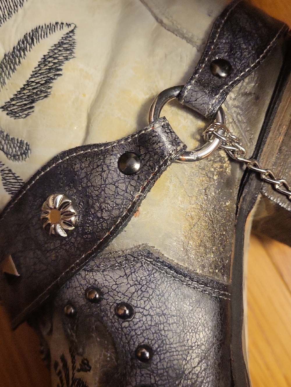 Corral Cream Leather Western Boots with Dark Gray/Black Rose Floral Embroidery - Picture 11 of 11